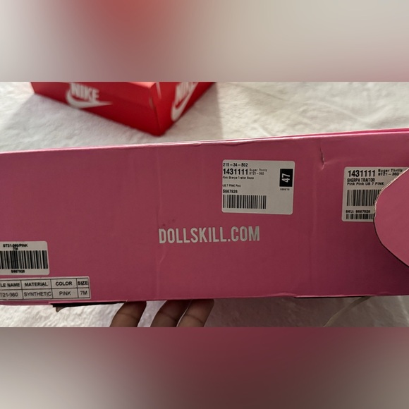 Dolls Kill furry platform boots size 7 - Picture 2 of 6